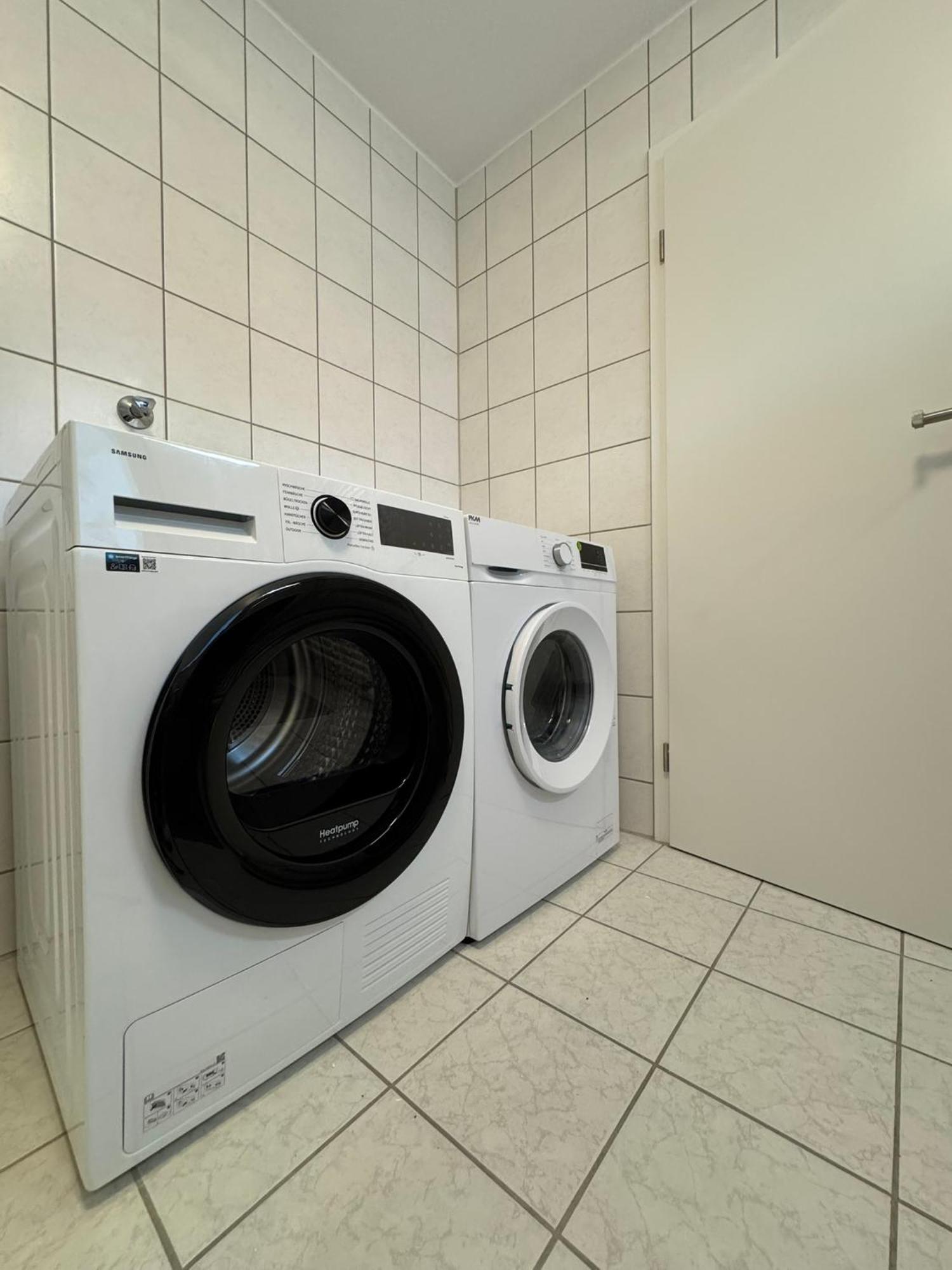 Goldcream Suites - Modern - Netflix - Free Parking Günzburg Zewnętrze zdjęcie